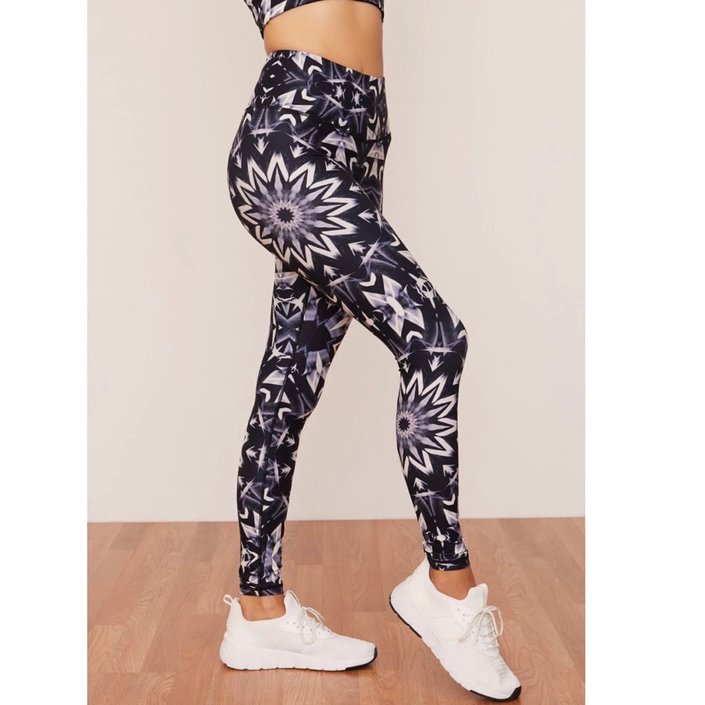 Wolven Threads High Waisted Leggings in Raina Print